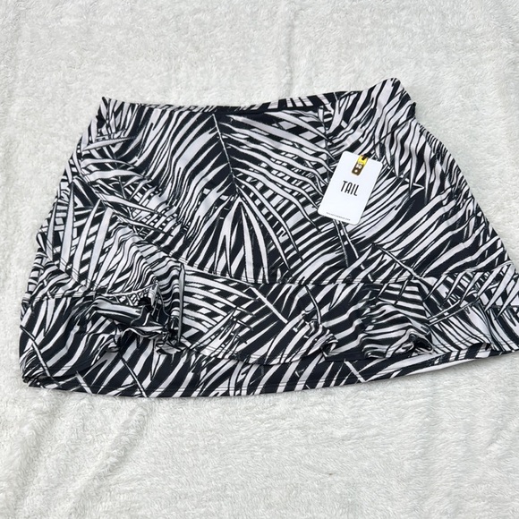 TAIL GOLF SKORT SIZE M - Picture 1 of 8